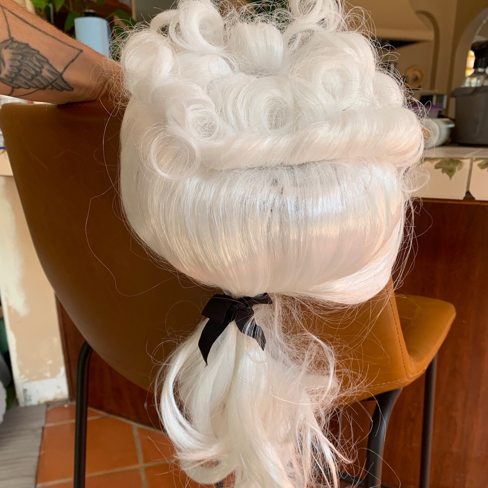 George Washington wig